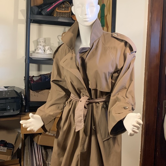 70’s VINTAGE AVON TRENCH COAT , MADE IN BRITISH HONG KONG - Picture 4 of 16